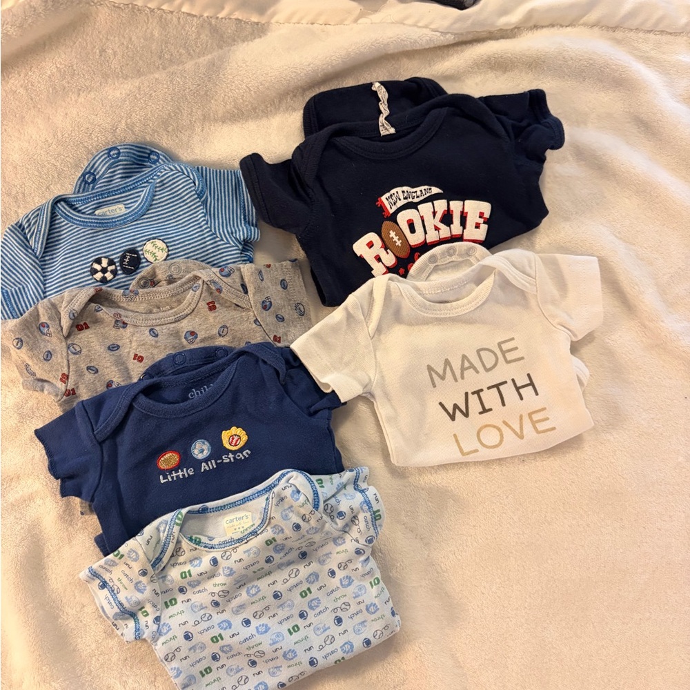 NB short sleeve bodysuits